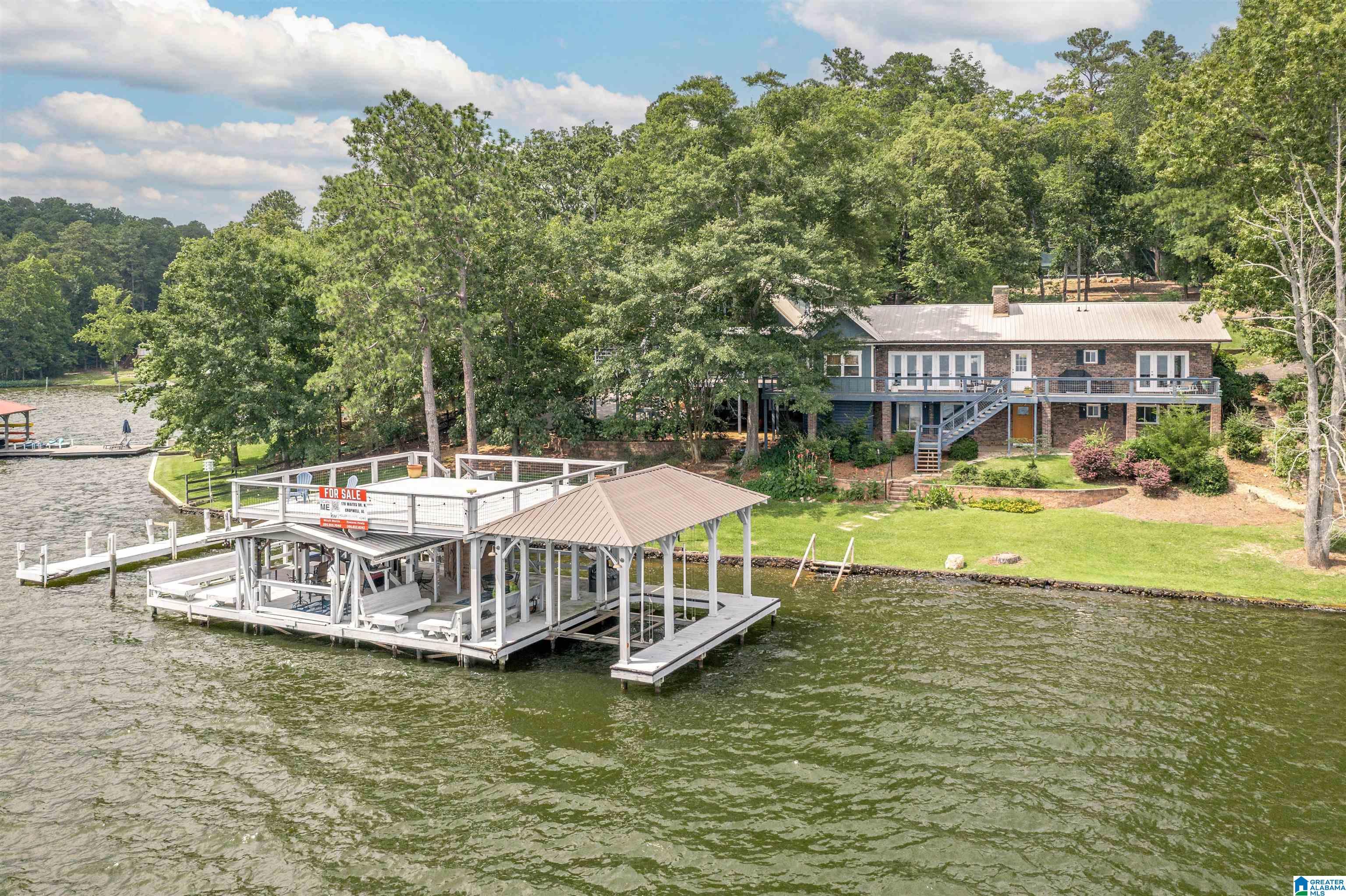 Image 1: Dock