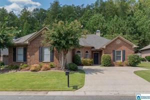 619 N LAKE CIR
