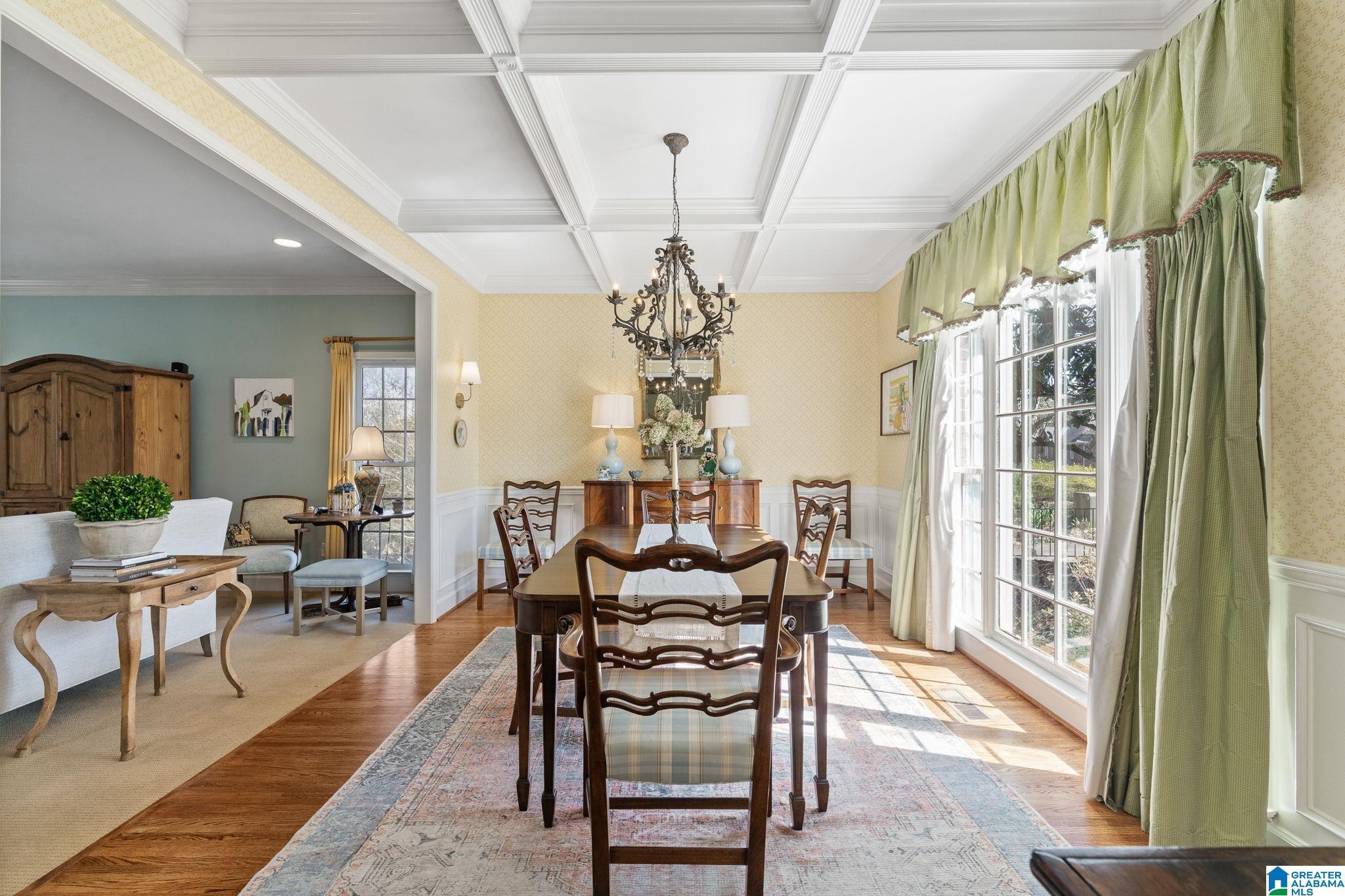 Image 4: Dining Area