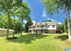 720 HOLLIDAY DR