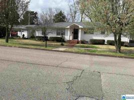 607 2ND ST SE