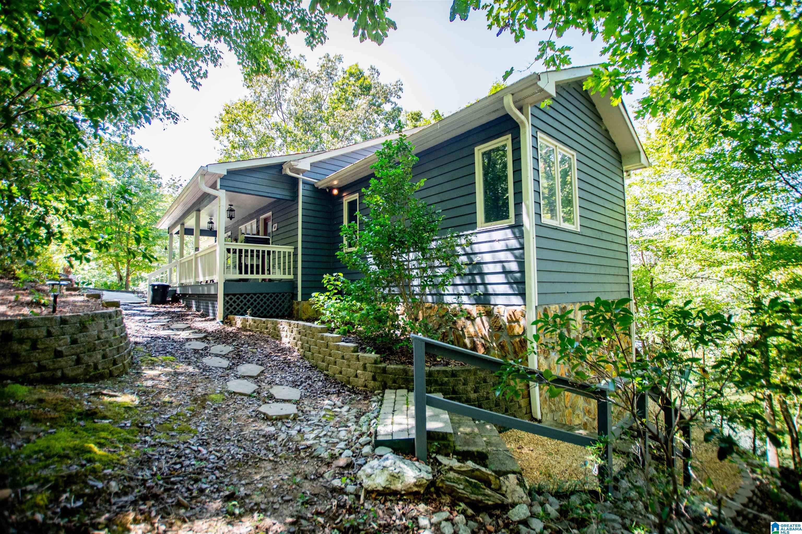 Image 3: NATURAL LANDSCAPING