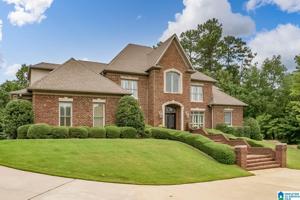 805 BISHOPS COURT