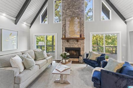 560 WATER OAK LANE
