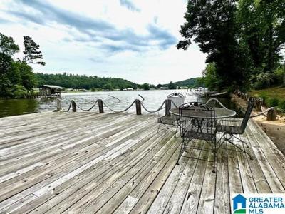 407 BAY POINTE DRIVE