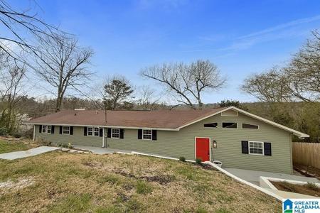 332 LAKESHORE LANE