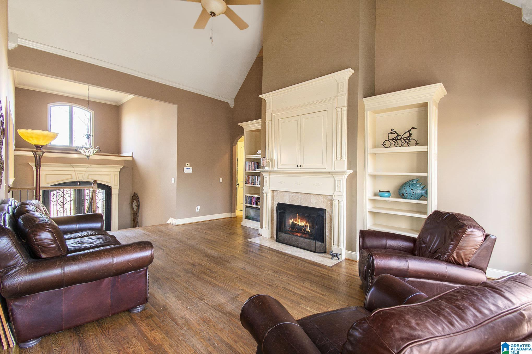 Image 2: Living Room