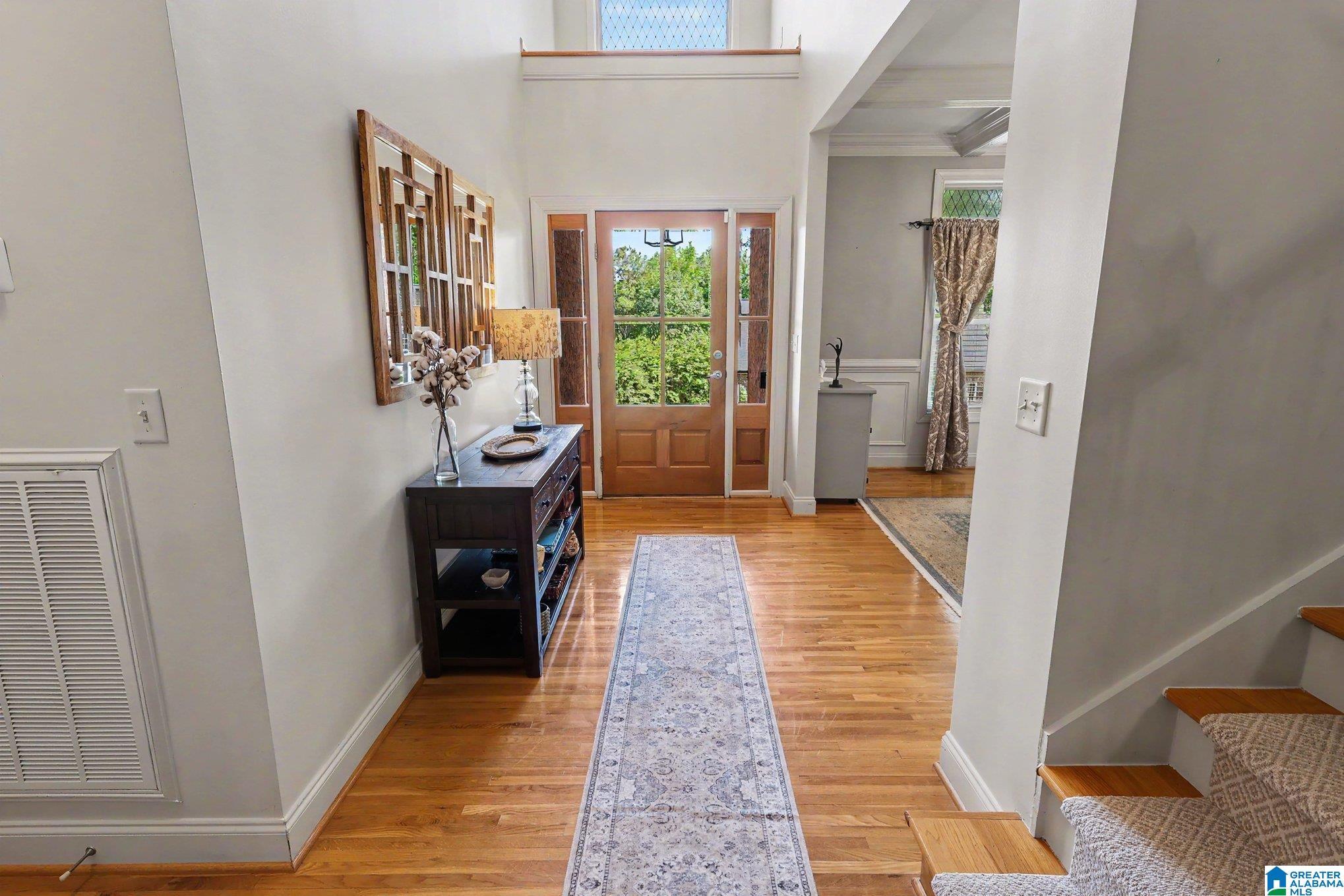Image 4: Entrance Foyer