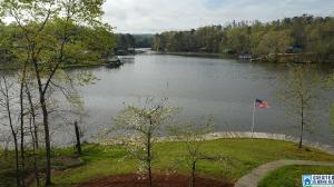 533 W LAKESHORE DR
