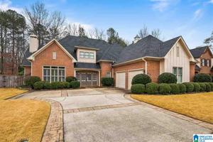 5512 LAKES EDGE DR