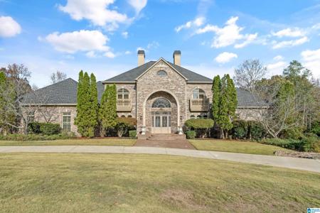 2105 SOUTHWINDS CIRCLE