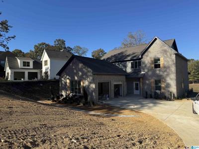 606 EMERALD TRACE