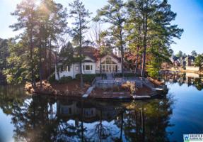 964 LAKE CIR