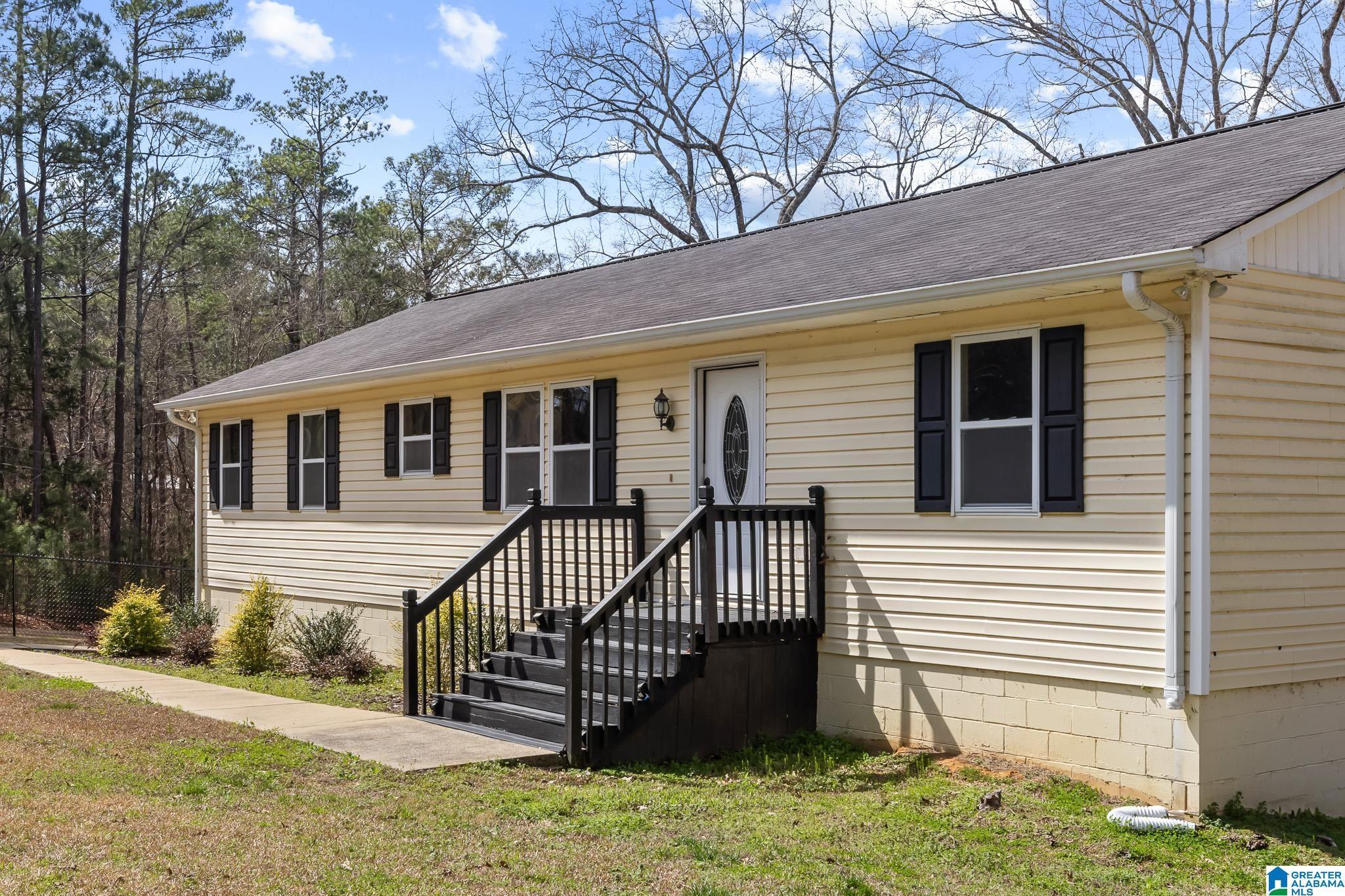 Image 4: Front Of Structure