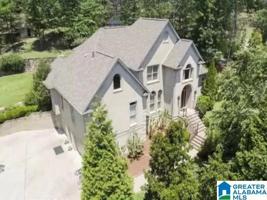 512 NORTH LAKE COVE
