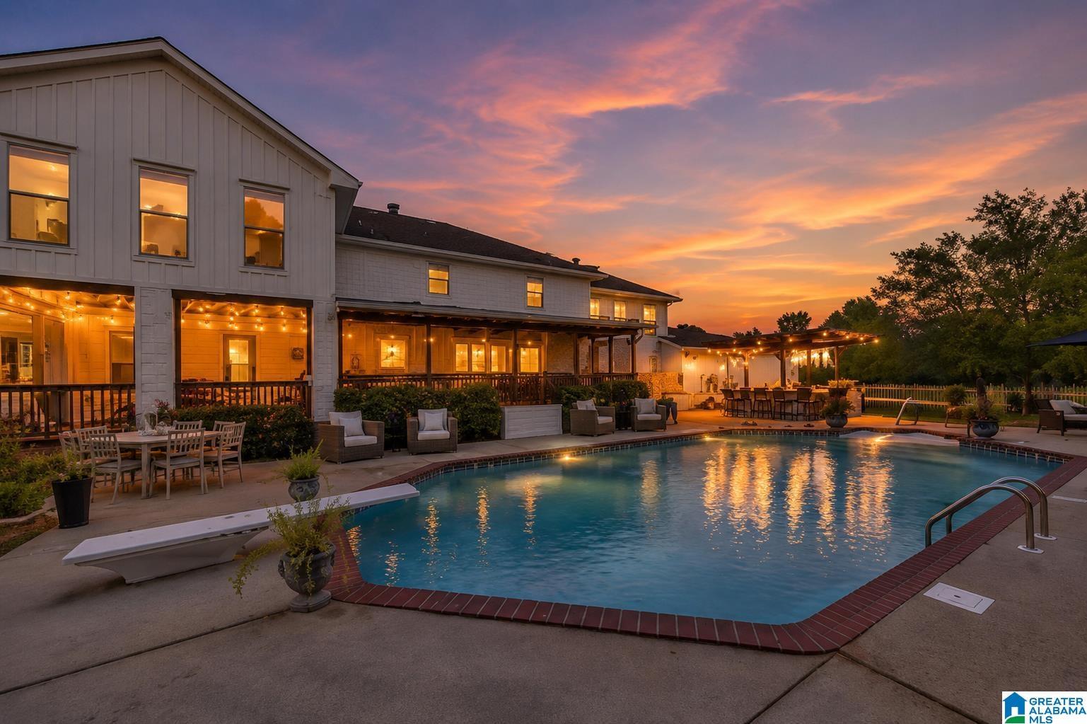 Image 3: Pool