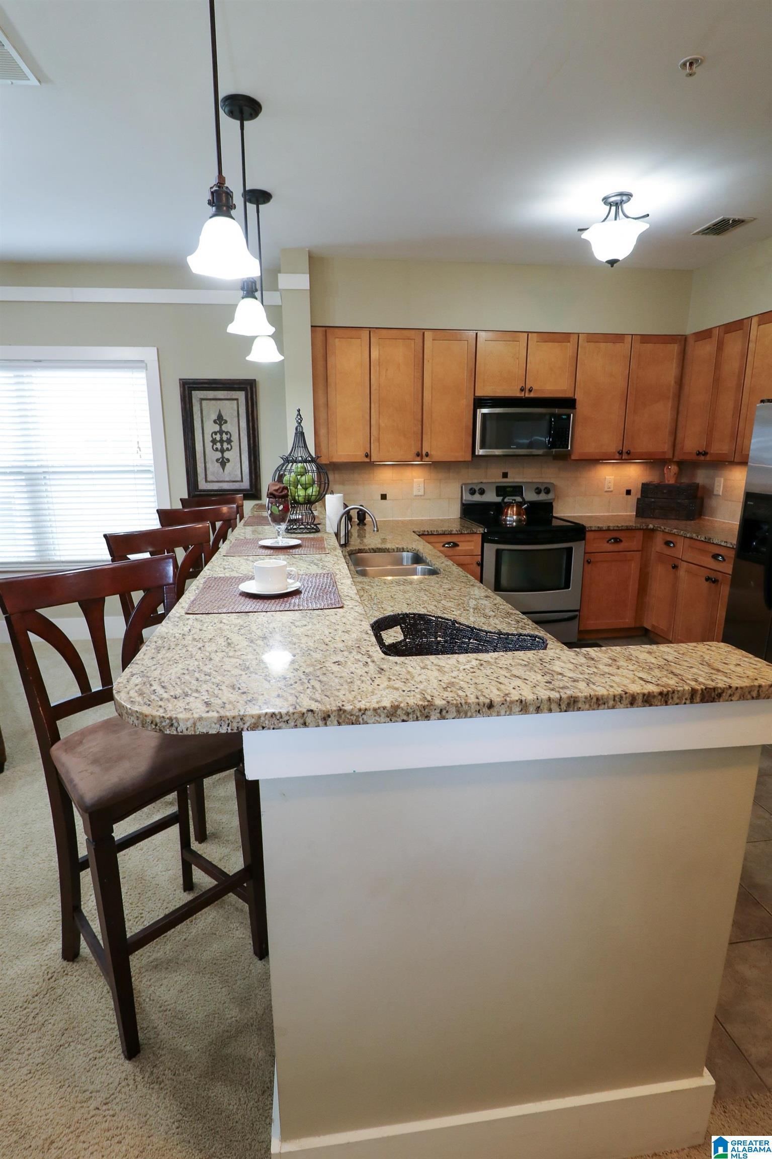 Image 4: Kitchen
