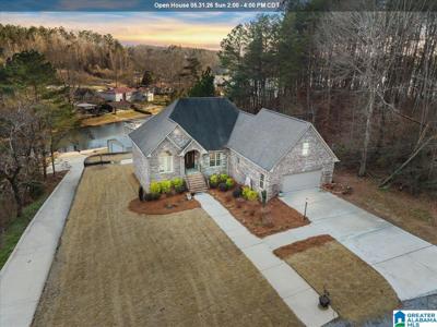 836 LAKESHORE LANE
