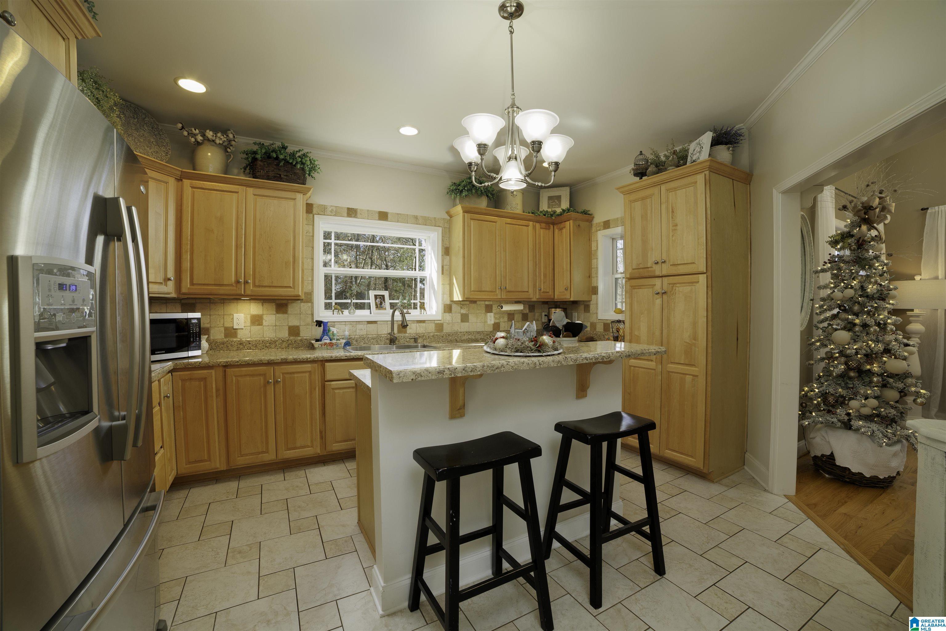 Image 2: Kitchen