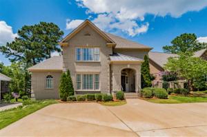 948 LAKE CIR