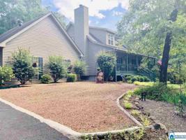 1429 LAKESHORE DR