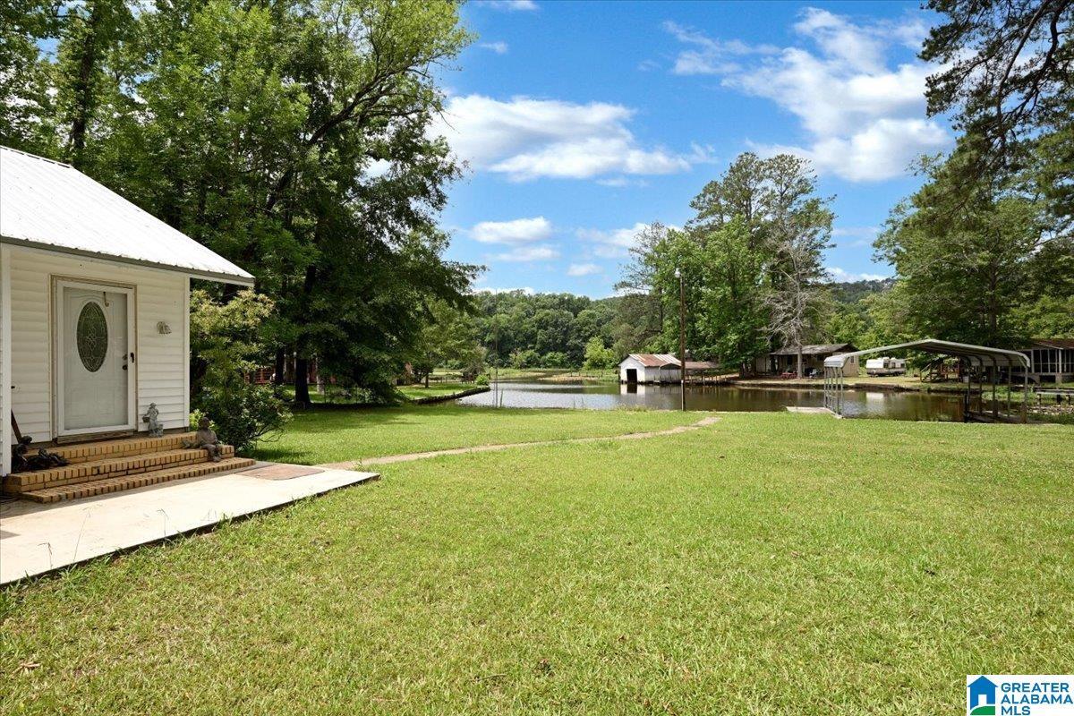 Image 4: Yard