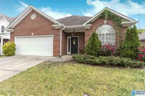 825 CASTLEMAINE CT