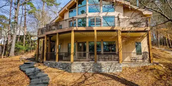 33 RED BIRD LANE