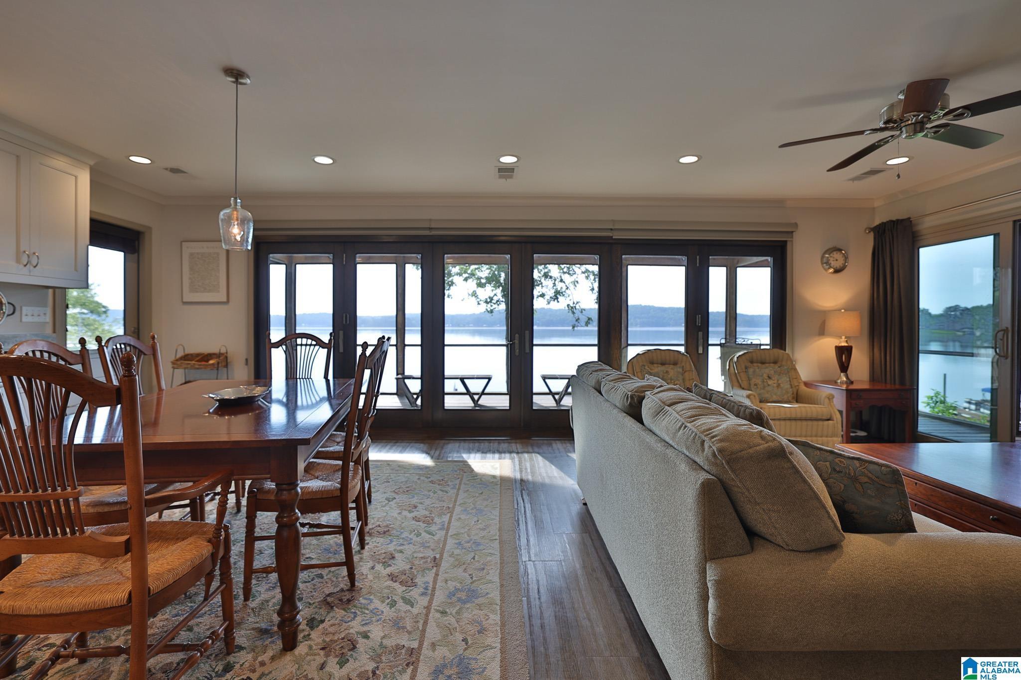 Image 3: Dining Area