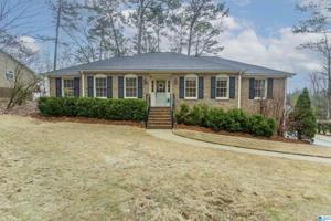811 WILLOW OAK DRIVE