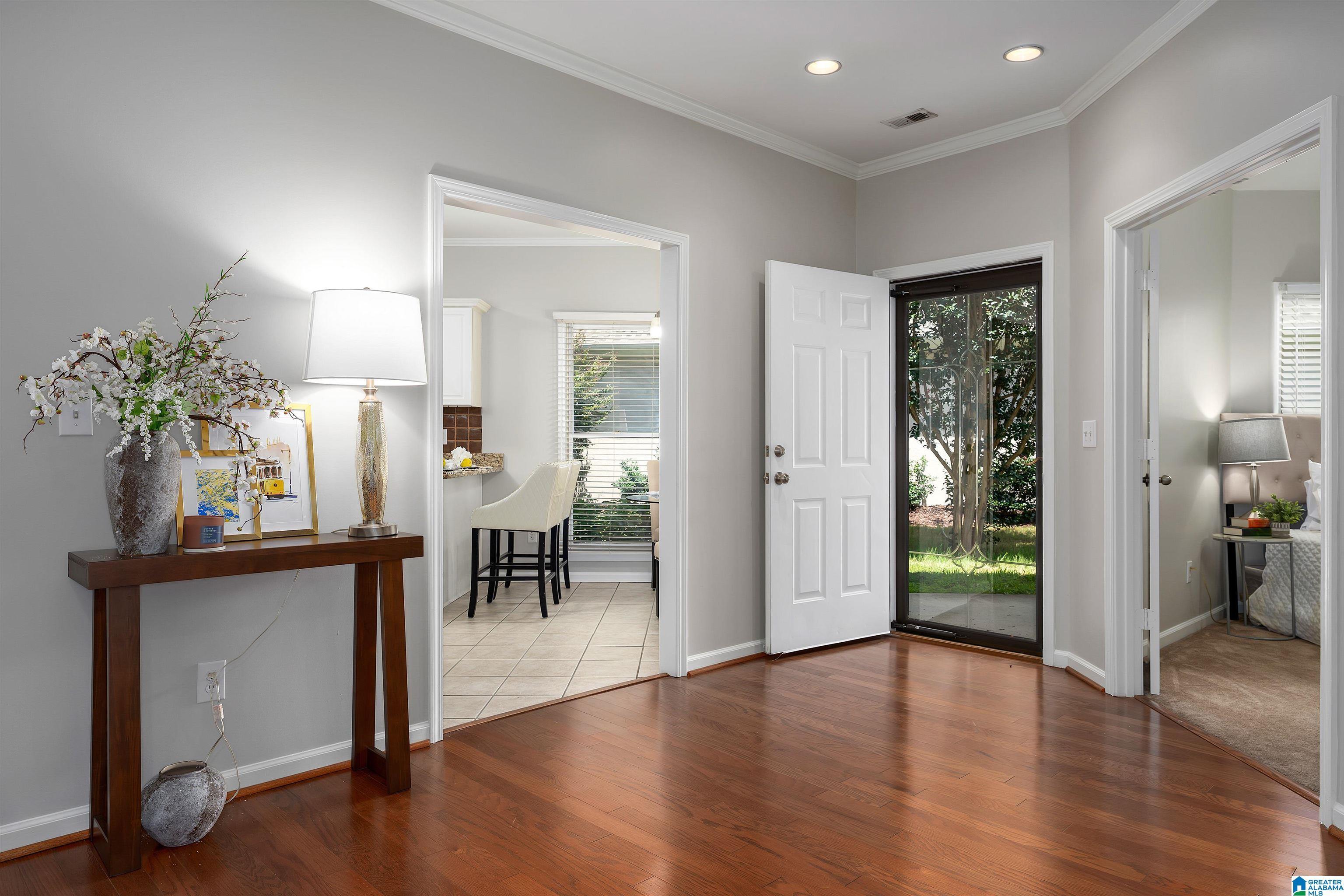 Image 4: Entrance Foyer