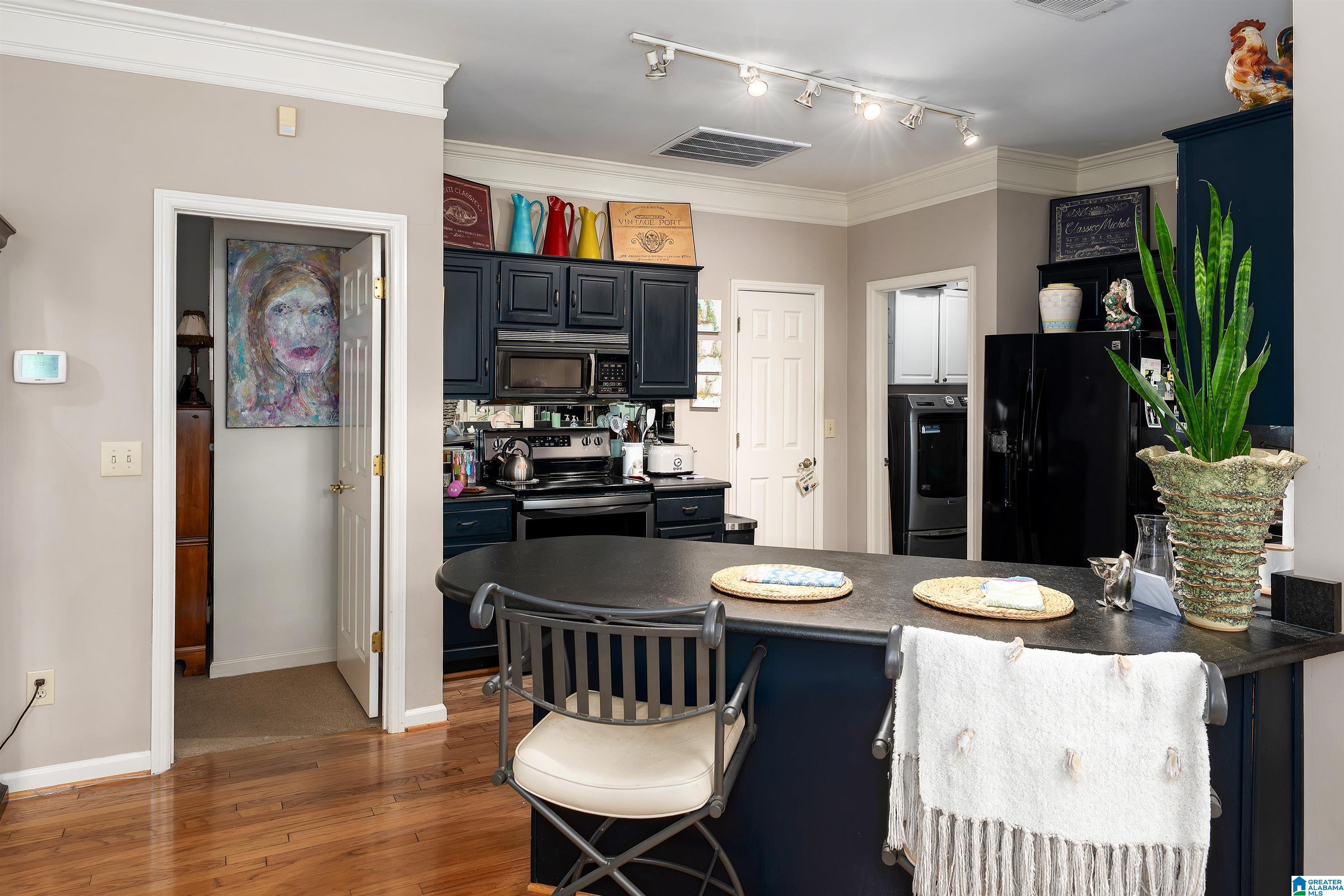 Image 3: Remodeled Kitchen