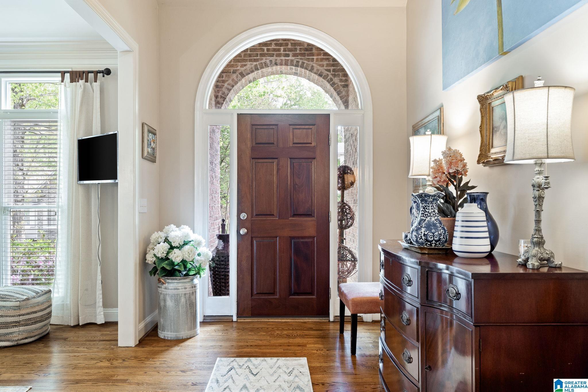 Image 4: Entrance Foyer