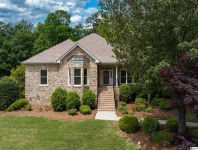 704 LAKE CREST DRIVE