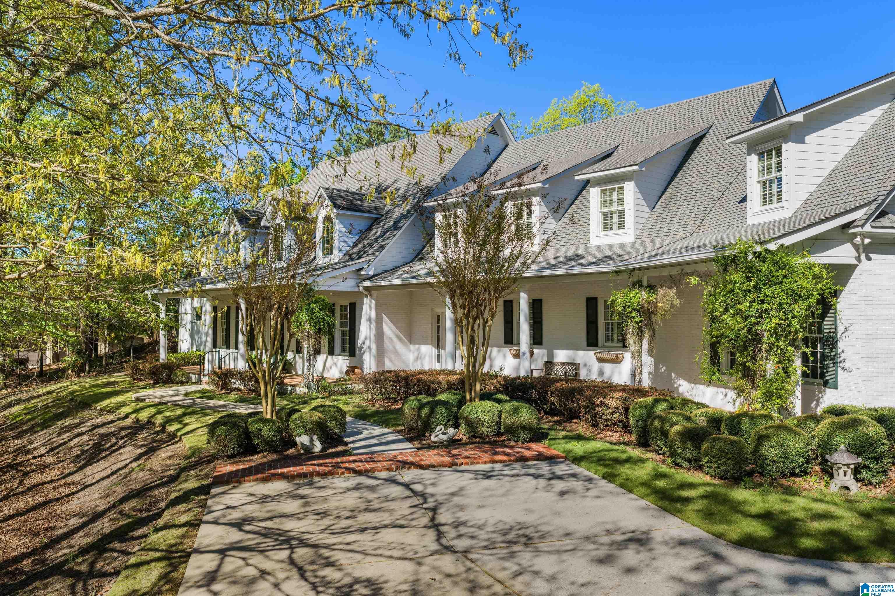 Image 4: Front Of Structure