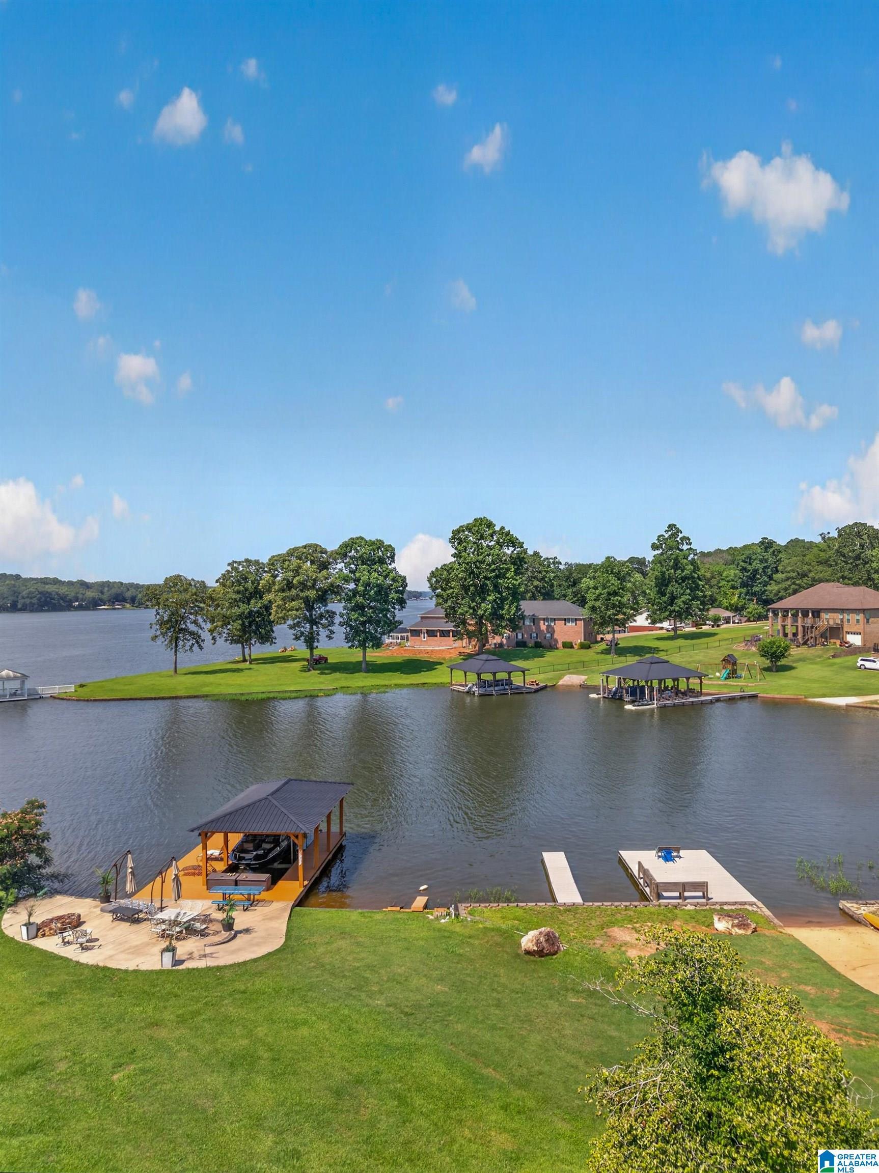 Image 4: Dock