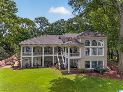 1015 RIVER OAKS DRIVE