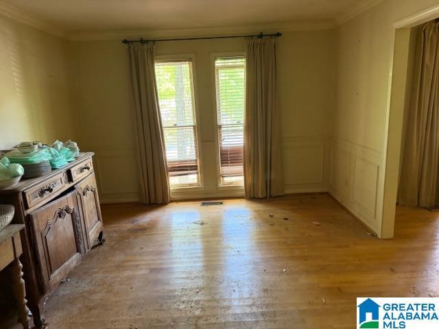 Image 4: Dining Area