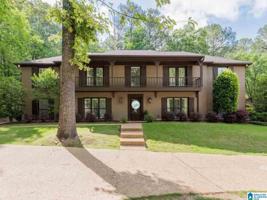 2041 LAKEMOOR DRIVE