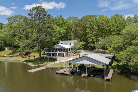 388 LAKESHORE LANE