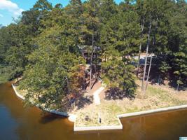2618 LAKESHORE DRIVE