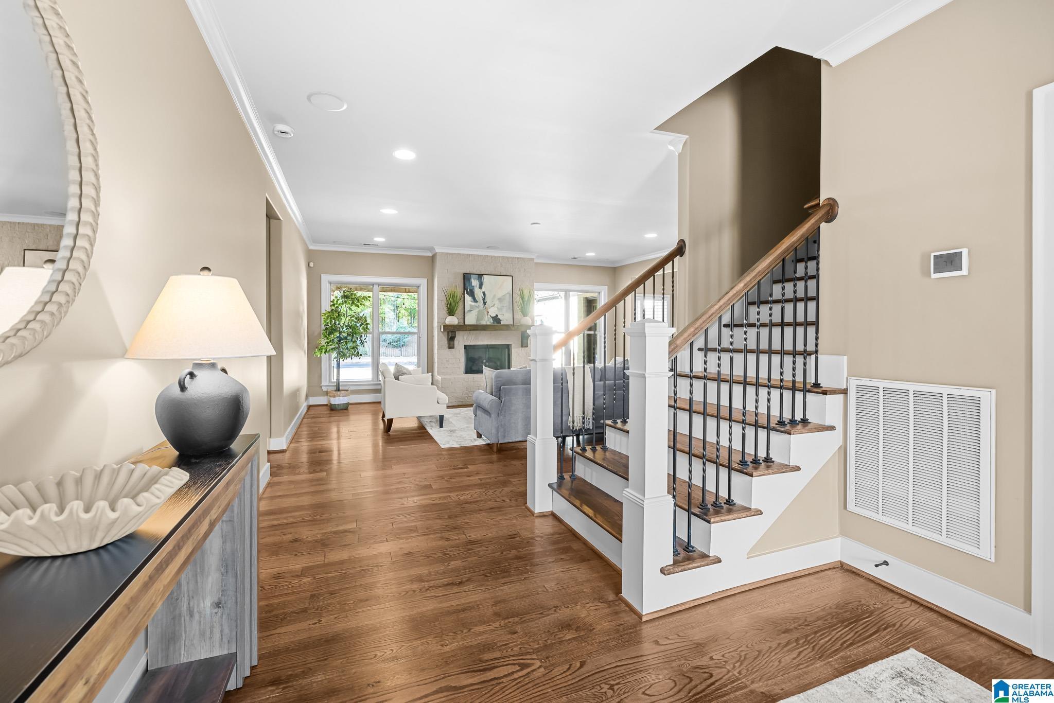 Image 3: Entrance Foyer