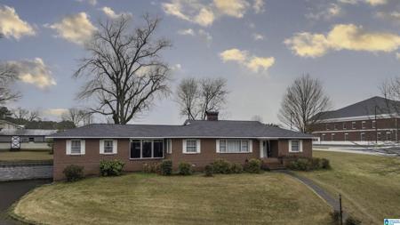 202 IRIS DRIVE