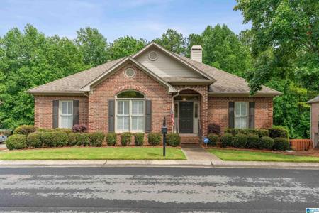 638 NORTH LAKE CIRCLE
