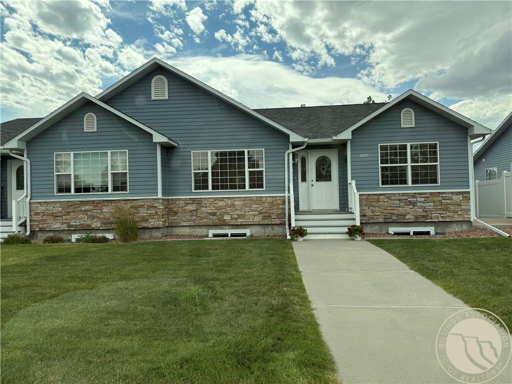 Image 1: 2004 Lake Elmo Drive