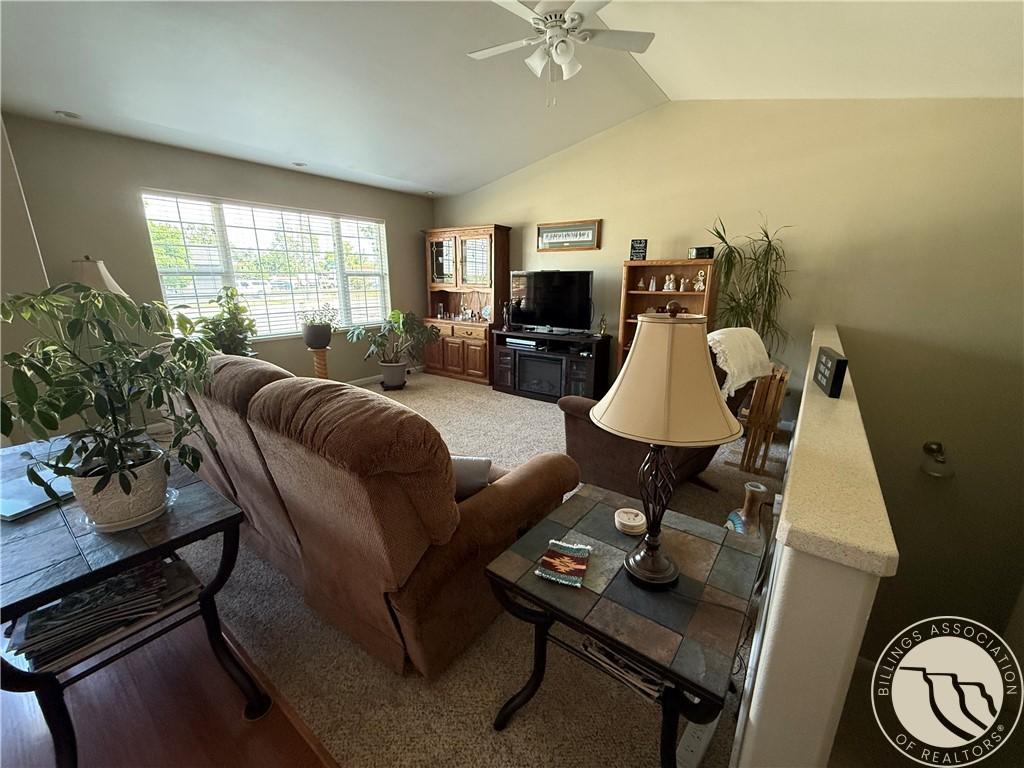 Image 3: Living Room