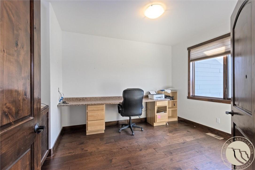 Image 3: Office