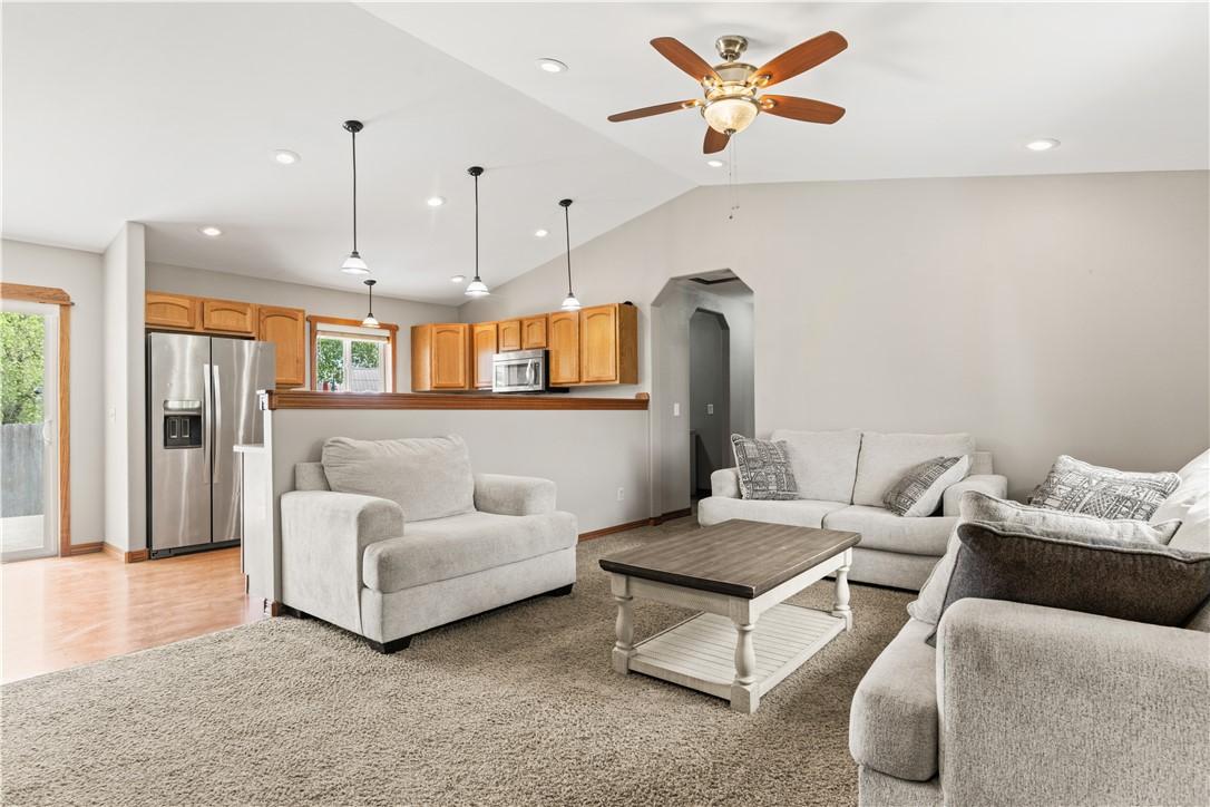 Image 2: Living room as seen from entrance.