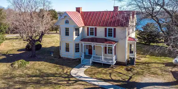 48 POINDEXTER LANE