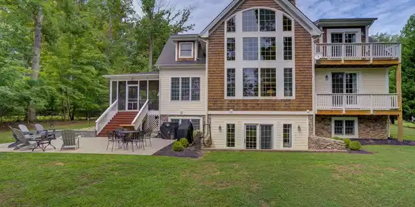 185 LOCH ERIE WAY